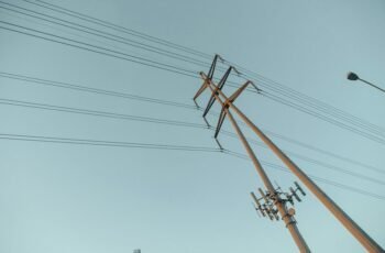 How to Connect Solar Panels to a Power Station How to Connect Solar Panels to a Power Station