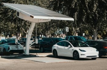 How Does Wireless Charging Work in Power Stations? How Does Wireless Charging Work in Power Stations?